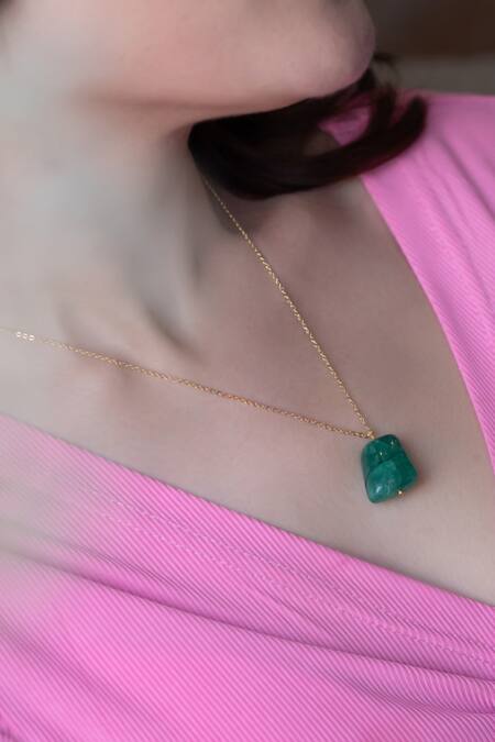 Buy Do Taara Green Stone Embellished Pendant Chain Necklace Online at Aza Fashions Buy_Do Taara_Green Stone Embellished Pendant Chain Necklace _Online_at_Aza_Fashions