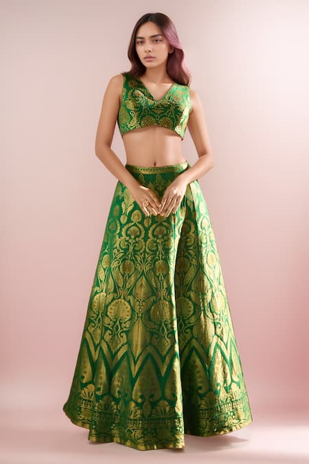 Samyukta Singhania Green Brocade Banarasi Embroidered Antique Sequin V Neck Lehenga Set 