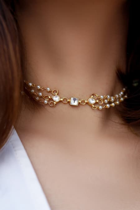 Buy Do Taara Gold Plated Kundan And Pearl Embellished Pendant Choker Online at Aza Fashions Buy_Do Taara_Gold Plated Kundan And Pearl Embellished Pendant Choker _Online_at_Aza_Fashions