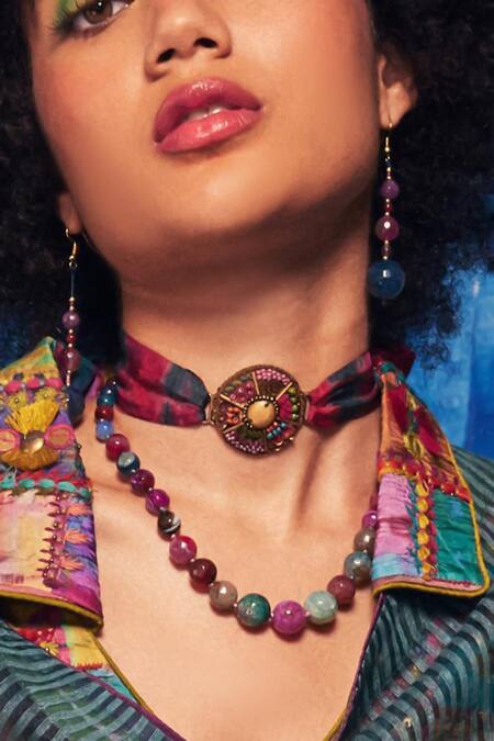 CAPISVIRLEO_Multi Color Maka Bead Circle Embellished Tie Dye Strap Choker _Online_at_Aza_Fashions