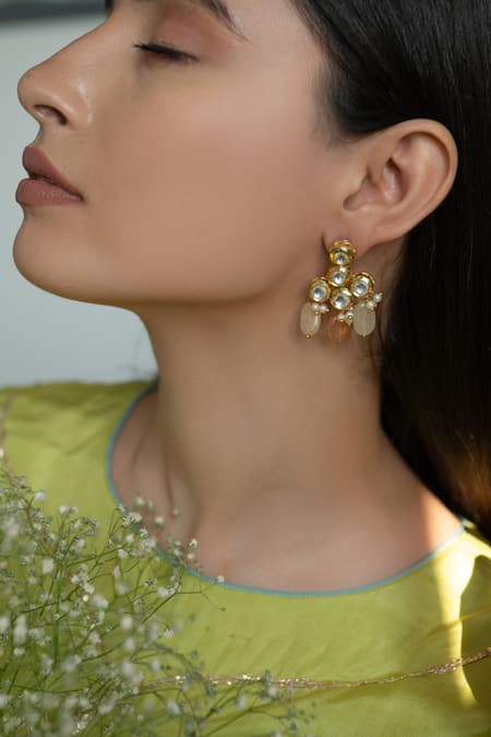 Buy Do Taara Gold Plated Pearls, Stones Clover Blossom Kundan Embellished Earrings Online at Aza Fashions Buy_Do Taara_Gold Plated Pearls, Stones Clover Blossom Kundan Embellished Earrings _Online_at_Aza_Fashions