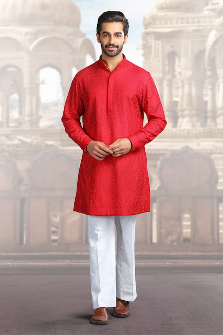 Char Chaand Geometric Embroidered Kurta 