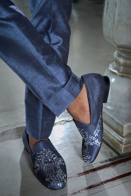 Buy_Seema Gujral_Grey Silk Mirrors, Stones Embroidered Jacket And Kurta Set _Online_at_Aza_Fashions