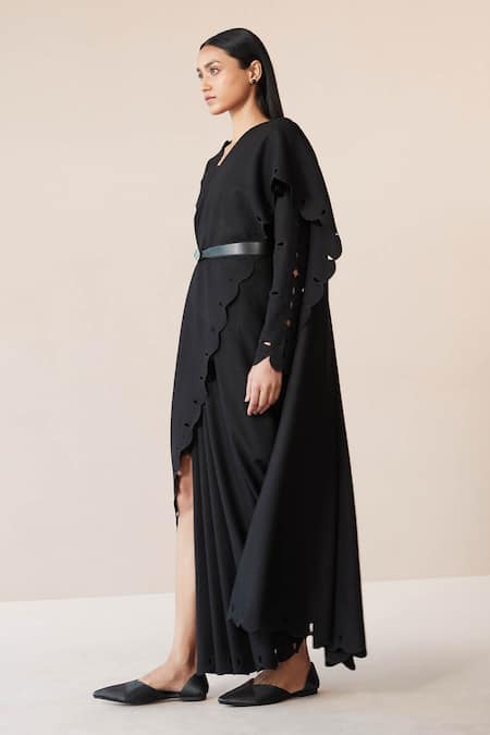 Buy Ampm Black Wool Cut Work V-neck Nara Scallop Hem Saree Gown With Belt Online at Aza Fashions Buy_Ampm_Black Wool Cut Work V-neck Nara Scallop Hem Saree Gown With Belt _Online_at_Aza_Fashions