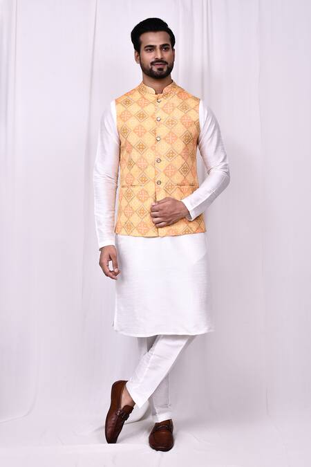 Arihant Rai Sinha_Yellow Georgette Geometric Print Bundi Jacket _at_Aza_Fashions