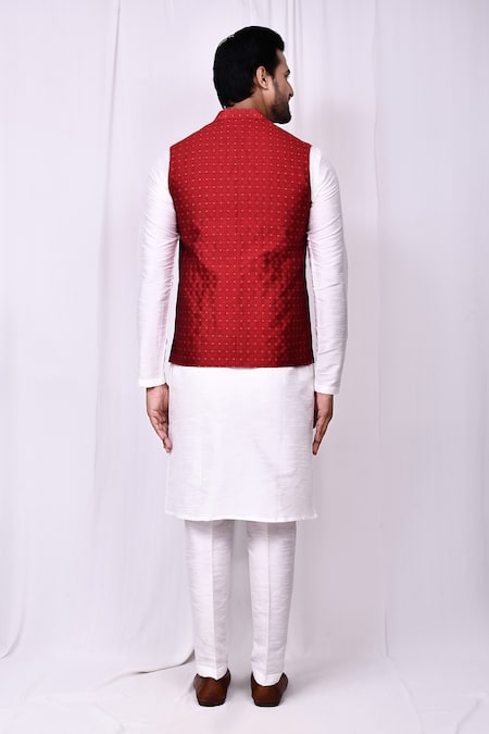 Arihant Rai Sinha Red Threadwork Bundi 