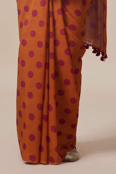 Buy_Dressfolk_Orange Handloom Cotton Tassels Polka Dot Saree With Running Blouse _Online_at_Aza_Fashions