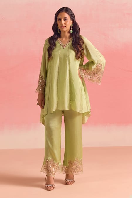 One Not Two Stones Embroidered Panelled Kurta & Pant Set 