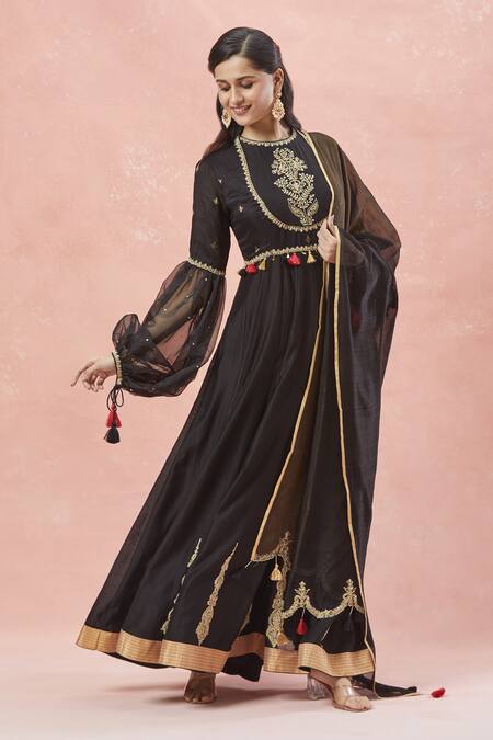 Buy_Rar Studio_Black Chanderi, Silk, Cotton Tassels Bloom Crest Yoke Embroidered Anarkali Set 