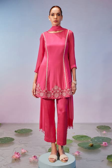 Zamoraa The Label Hand Embroidered Kurta Pant Set 