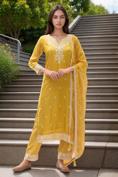Samyukta Singhania Floral Detailed Yoke Kurta Set 