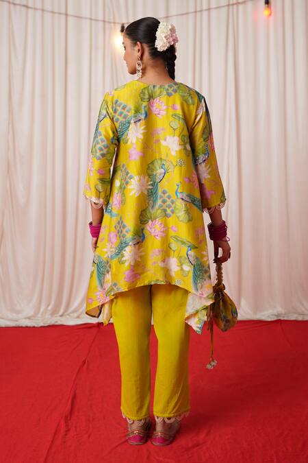 Chrkha Printed Kurta & Pant Set 