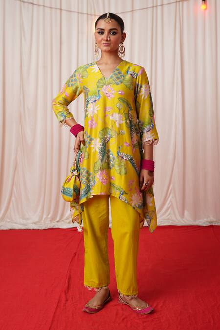 Buy_Chrkha_Green Chanderi Silk, Cotton Pearls, Tassels V-neck Printed Kurta And Pant Set _Online_at_Aza_Fashions