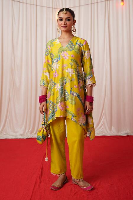 Shop_Chrkha_Green Chanderi Silk, Cotton Pearls, Tassels V-neck Printed Kurta And Pant Set _Online_at_Aza_Fashions