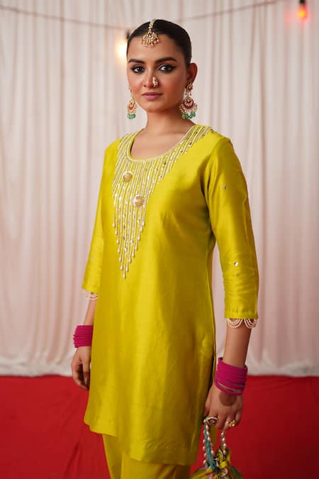 Buy_Chrkha_Green Chanderi Silk, Cotton Pearls, Sequins Round Embroidered Kurta And Pant Set _Online_at_Aza_Fashions