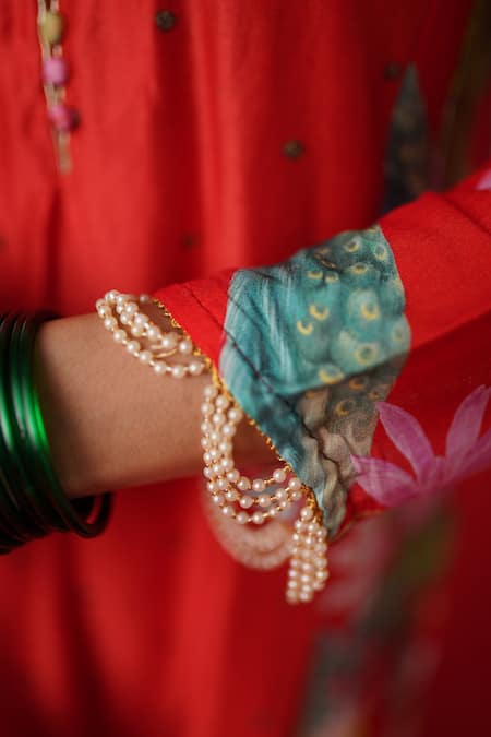 Buy_Chrkha_Red Chanderi Silk, Cotton Pearls, Sequins Floral Print Panelled Kurta Pant Set 