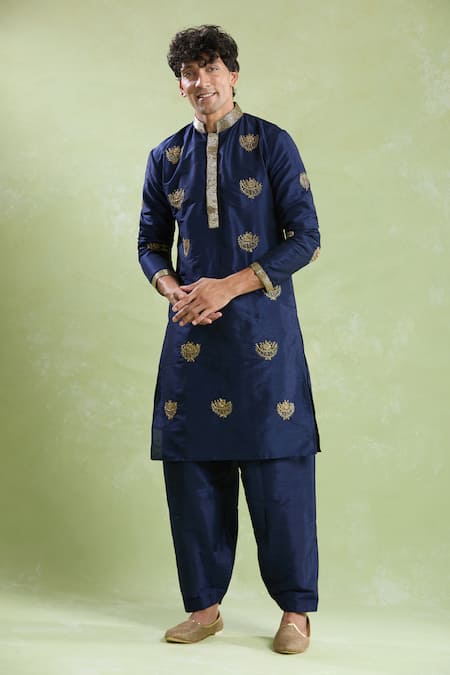Arihant Rai Sinha Crescent Moon Butti Embroidered Kurta With Salwar 