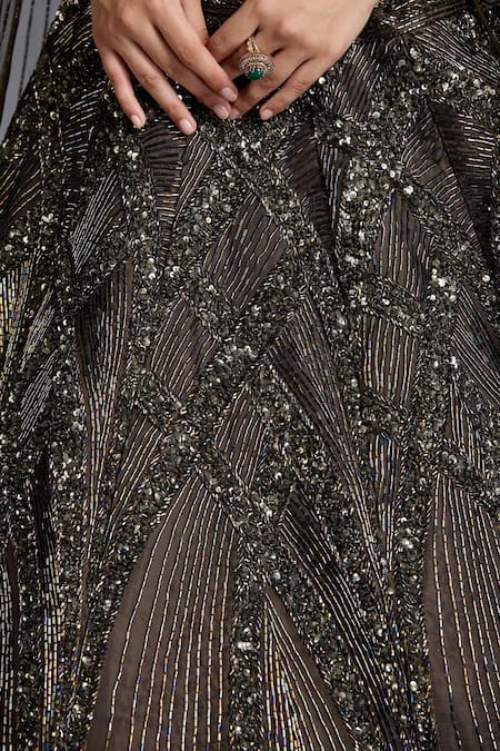 Chaashni By Maansi And Ketan Green Organza, Net Cut Work, Sequins, Cutdana Embroidered Lehenga Set With Cape at Aza Fashions Chaashni By Maansi And Ketan_Green Organza, Net Cut Work, Sequins, Cutdana Embroidered Lehenga Set With Cape _at_Aza_Fashions