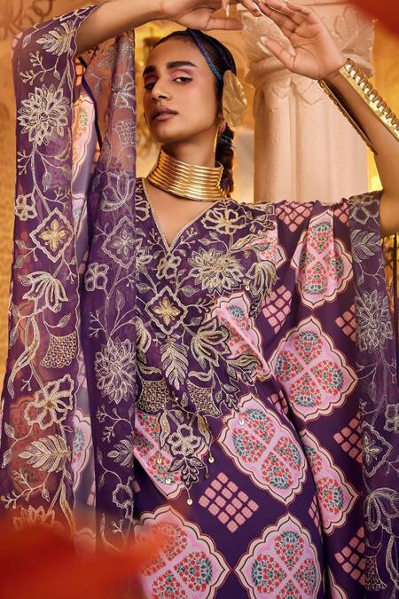 Buy Sshilpa Samriya Purple Crepe Sequins, Beads V-neck Geometric Print Kaftan With Pant Online at Aza Fashions Buy_Sshilpa Samriya_Purple Crepe Sequins, Beads V-neck Geometric Print Kaftan With Pant_Online_at_Aza_Fashions