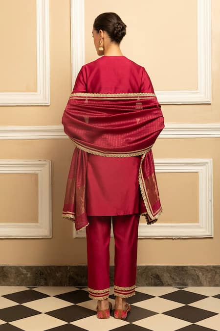 Shop_Dohr India_Red , Chanderi, Organza Embroidery, Vine Floral Kurta Pant Set _at_Aza_Fashions