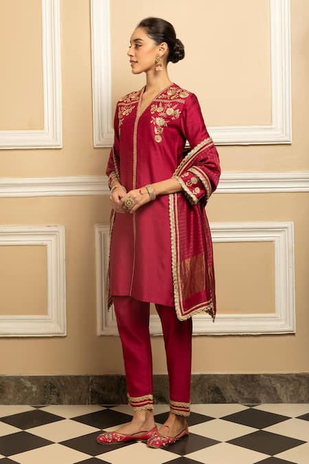 Dohr India_Red , Chanderi, Organza Embroidery, Vine Floral Kurta Pant Set _Online_at_Aza_Fashions