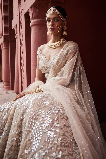 Buy_Reynu Taandon_Ivory Chanderi, Linen Embroidery, Sequins Plunge Neck Elegant Lehenga Set 
