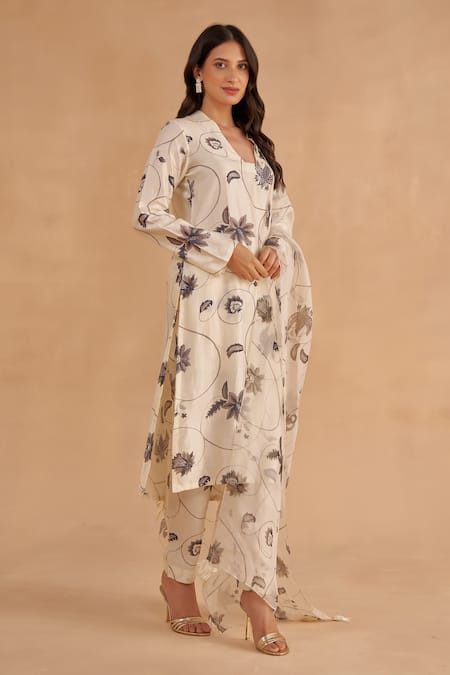 Shop_Ruchi Marodia_White Organza, Chanderi Silk, Chiffon Tassels Chintz Floral Print Kurta Set _Online_at_Aza_Fashions
