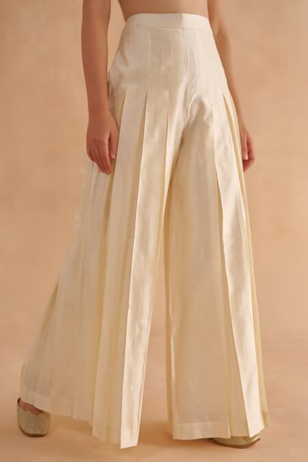 Ruchi Marodia_White Chiniya Silk Plain Scoop Neck Sleeveless Blouse And Pleated Pant Set _Online_at_Aza_Fashions