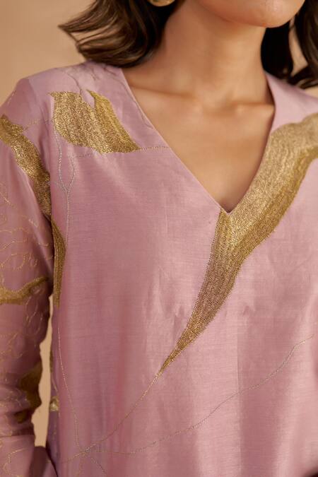 Ruchi Marodia_Purple Chanderi Zari V-neck Placement Embroidered Kurta And Sharara Set _at_Aza_Fashions