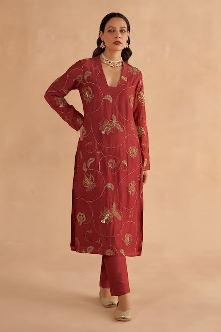 Shop_Ruchi Marodia_Red Organza, Mohair Embroidery, Zari V-neck Zardozi Kurta Pant Set _Online_at_Aza_Fashions