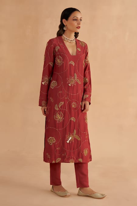Ruchi Marodia_Red Organza, Mohair Embroidery, Zari V-neck Zardozi Kurta Pant Set _at_Aza_Fashions
