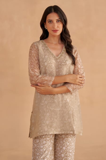 Buy Ruchi Marodia Grey Chanderi Embroidery V-neck Floral Print Layered Kurta With Pant Online at Aza Fashions Buy_Ruchi Marodia_Grey Chanderi Embroidery V-neck Floral Print Layered Kurta With Pant _Online_at_Aza_Fashions