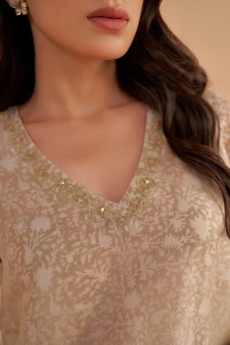 Shop Ruchi Marodia Grey Chanderi Embroidery V-neck Floral Print Layered Kurta With Pant Online at Aza Fashions Shop_Ruchi Marodia_Grey Chanderi Embroidery V-neck Floral Print Layered Kurta With Pant _Online_at_Aza_Fashions