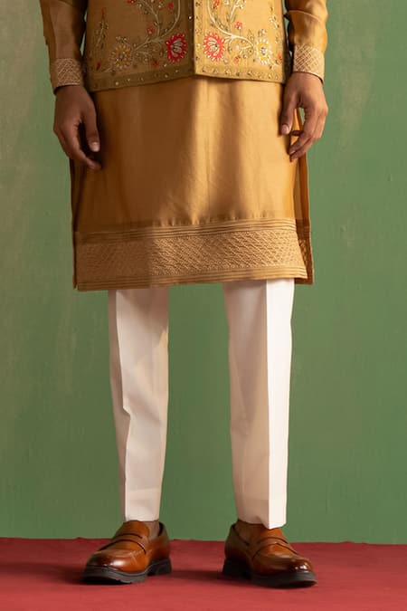 Studio Bagechaa_Yellow Chanderi Silk, Linen Embroidery, Diamonds, Floral Bundi And Kurta Set _Online_at_Aza_Fashions
