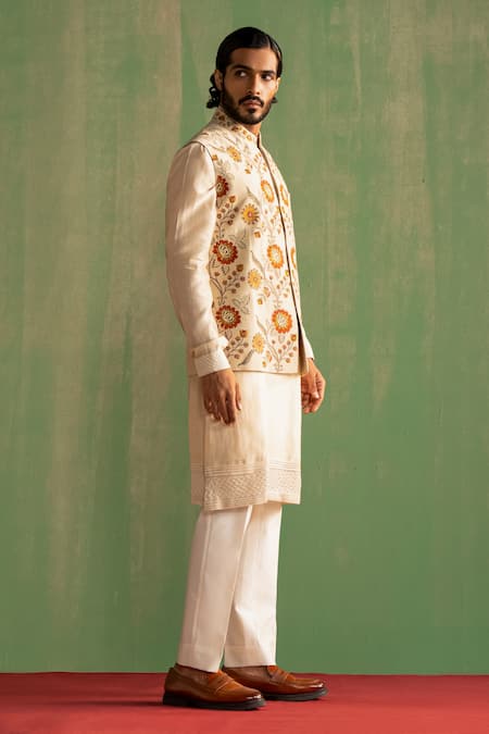 Buy_Studio Bagechaa_Ivory Chanderi Silk, Linen Beads, Sequins, Cut Work, Dori Bundi And Kurta Set _Online_at_Aza_Fashions