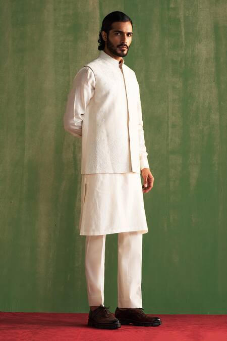 Shop Studio Bagechaa Ivory Chanderi Silk, Linen Embroidery, Diamonds Paisley Bundi And Kurta Set Online at Aza Fashions Shop_Studio Bagechaa_Ivory Chanderi Silk, Linen Embroidery, Diamonds Paisley Bundi And Kurta Set _Online_at_Aza_Fashions