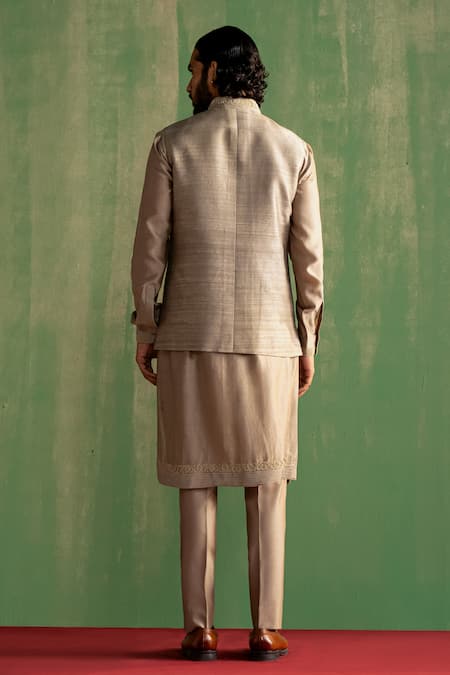 Studio Bagechaa Dori Embroidered Bundi & Kurta Set 