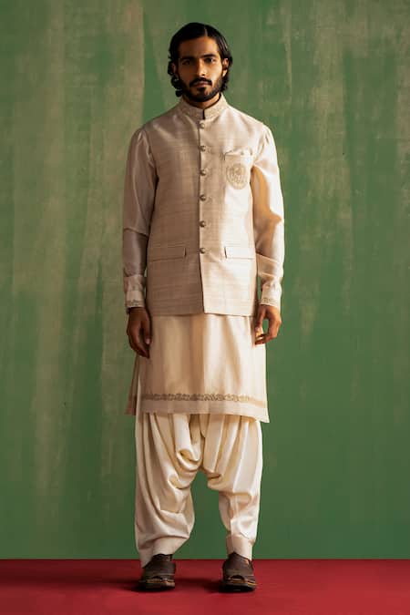 Buy_Studio Bagechaa_Beige Chanderi , Diamonds, Embroidery, Beads Bundi And Kurta Set _Online_at_Aza_Fashions