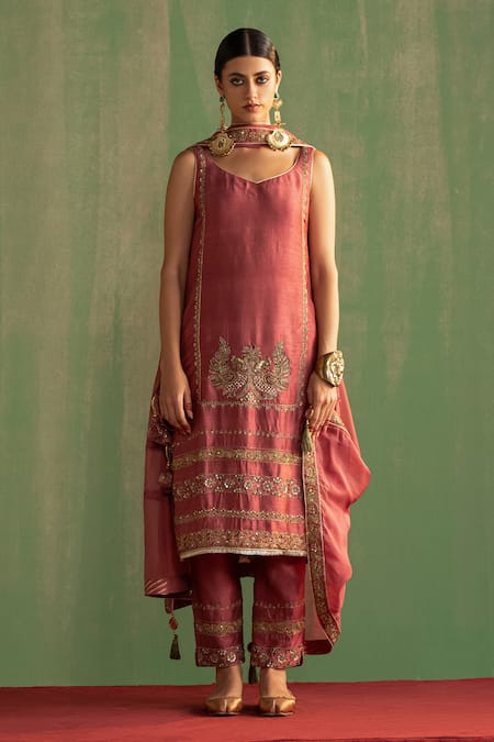 Studio Bagechaa Akansha Embroidered Kurta Pant Set 