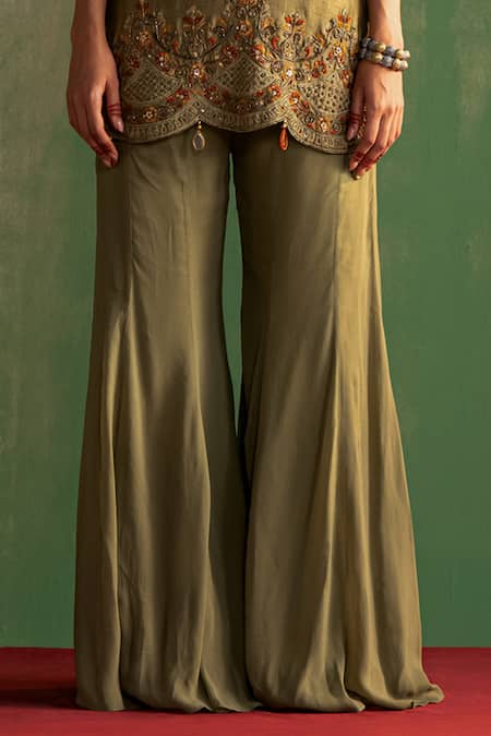 Buy_Studio Bagechaa_Green Silk, Linen Sequins, Beads, Embroidery V-neck Alira Kurta With Gharara _Online_at_Aza_Fashions