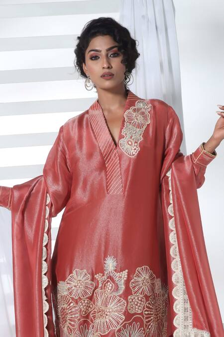 Shop_Sunita Nagi_Pink Tissue Embroidery V-neck Floral Kurta Pant Set _Online_at_Aza_Fashions