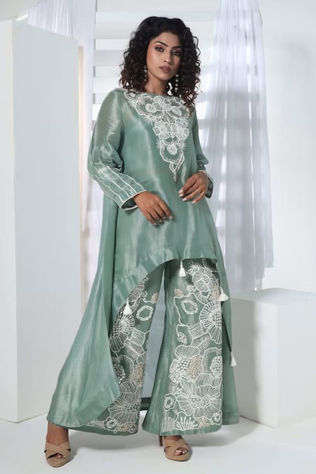 Sunita Nagi Green Shimmer Tissue Embroidered Thread Boat Floral Asymmetric Kurta With Pant 