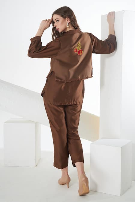 Sunita Nagi Floral Embroidered Jacket With Pant Set 