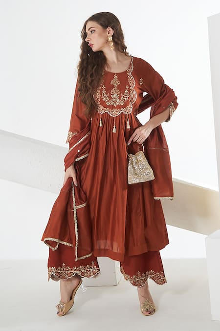 Sunita Nagi Brown Kurta And Dupatta Chanderi Embroidered Floral Round Anarkali Set 