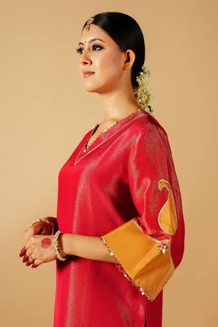 Buy_Tangerine By Asfa_Red Tissue Sequins, Patchwork, Embroidery V-neck Paisley Kurta With Pant