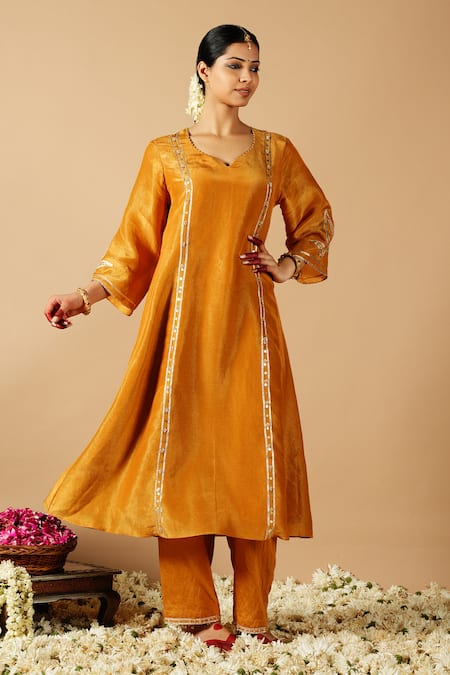 Tangerine Tiger Gota Lacework Kurta With Pant 