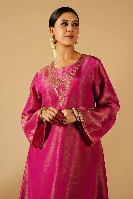 Buy_Tangerine By Asfa_Pink Tissue Sequins, Gota Patti, Embroidery V-neck Lace Kurta With Pant