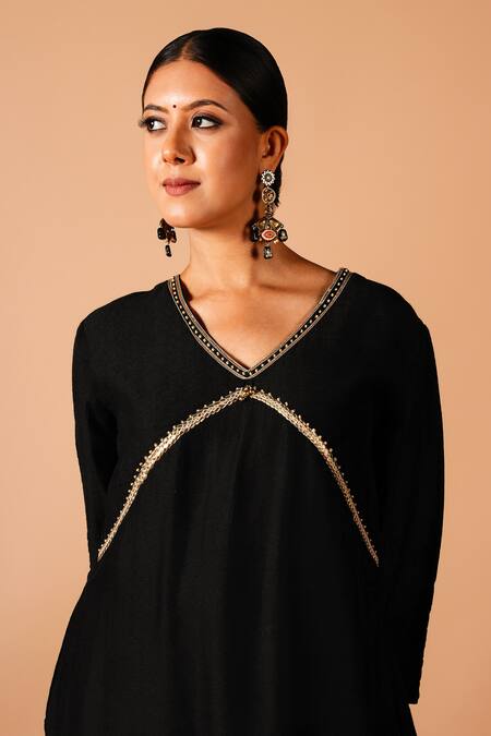 Tangerine By Asfa_Black Chanderi Silk Gota Patti V-neck Lacework Kurta With Pant_at_Aza_Fashions