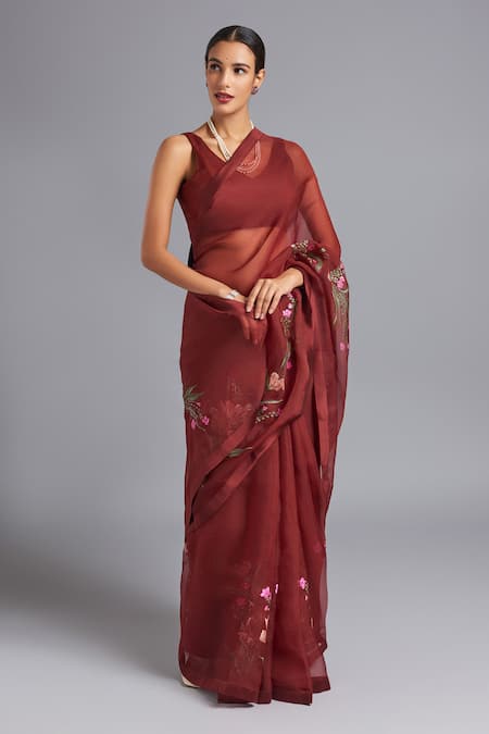 Akutee Madhurika Floral Pattern Saree With Unstitched Blouse Piece 