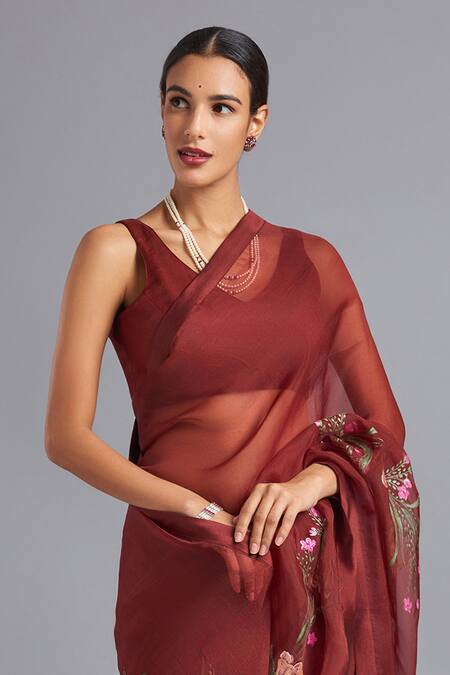 Akutee_Maroon Handloom Madhurika Floral Pattern Saree With Unstitched Blouse Piece_Online_at_Aza_Fashions